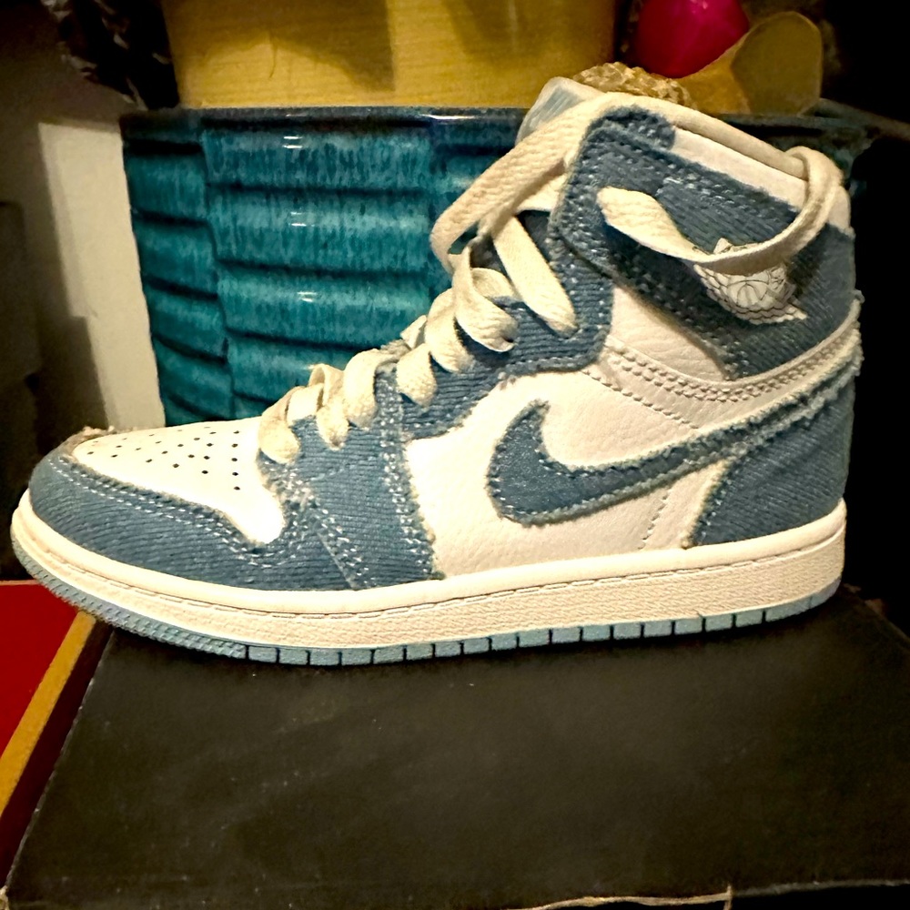 Jordan 1 Retro High OG denim